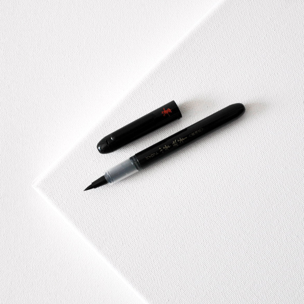 POCKET BRUSH PEN PEHMEÄ, MUSTA