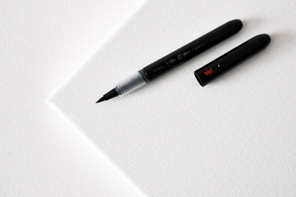 POCKET BRUSH PEN PEHMEÄ, MUSTA