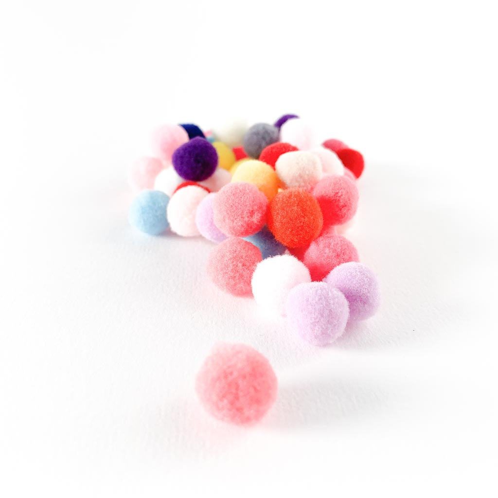 POMPOM -PALLOT 50KPL, KIRKKAAT SÄVYT
