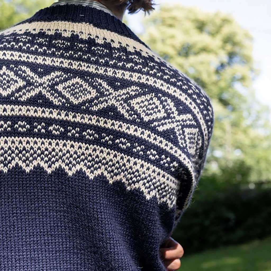NEULEOHJE | MARIUS SWEATER FOR A MAN – 2410 NR. 3