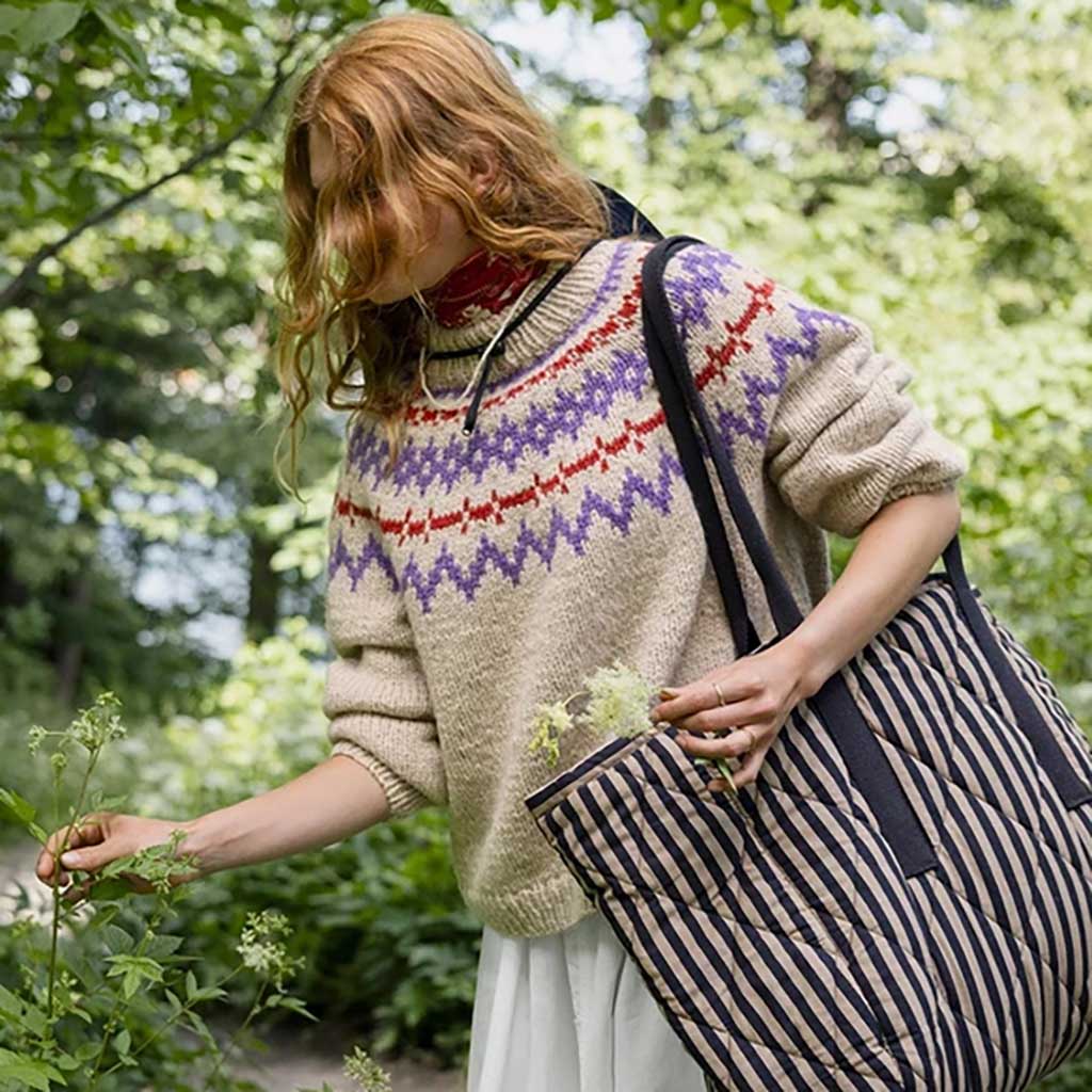 NEULEOHJE | POLAR-LIGHT LADIES SWEATER – 2410 NR. 7