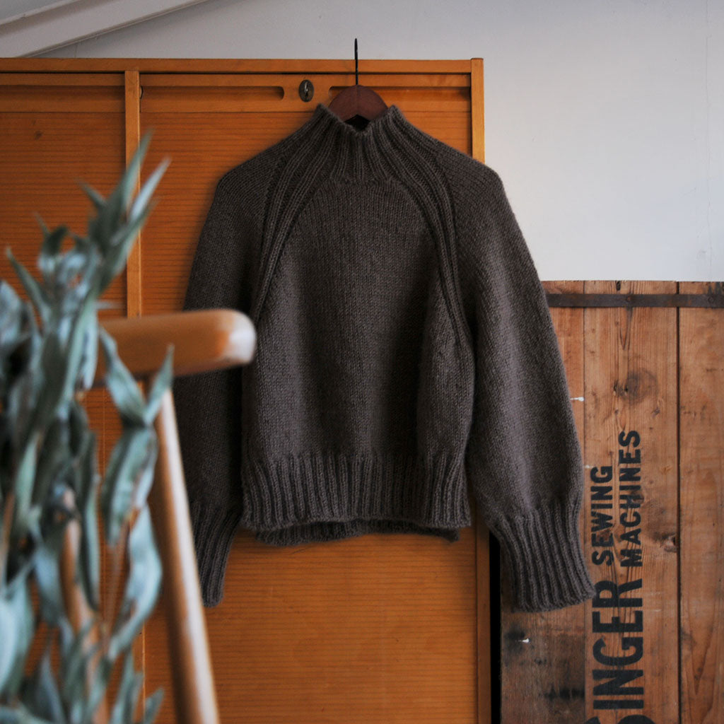 NEULEOHJE | LOU SWEATER – 2202 NR. 5